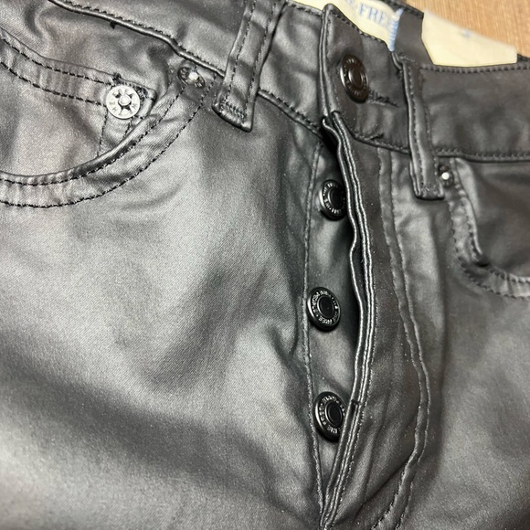 We The Free NWT Pacifica Coated Straight-Leg Faux Leather Pants Size 24 - Picture 5 of 9